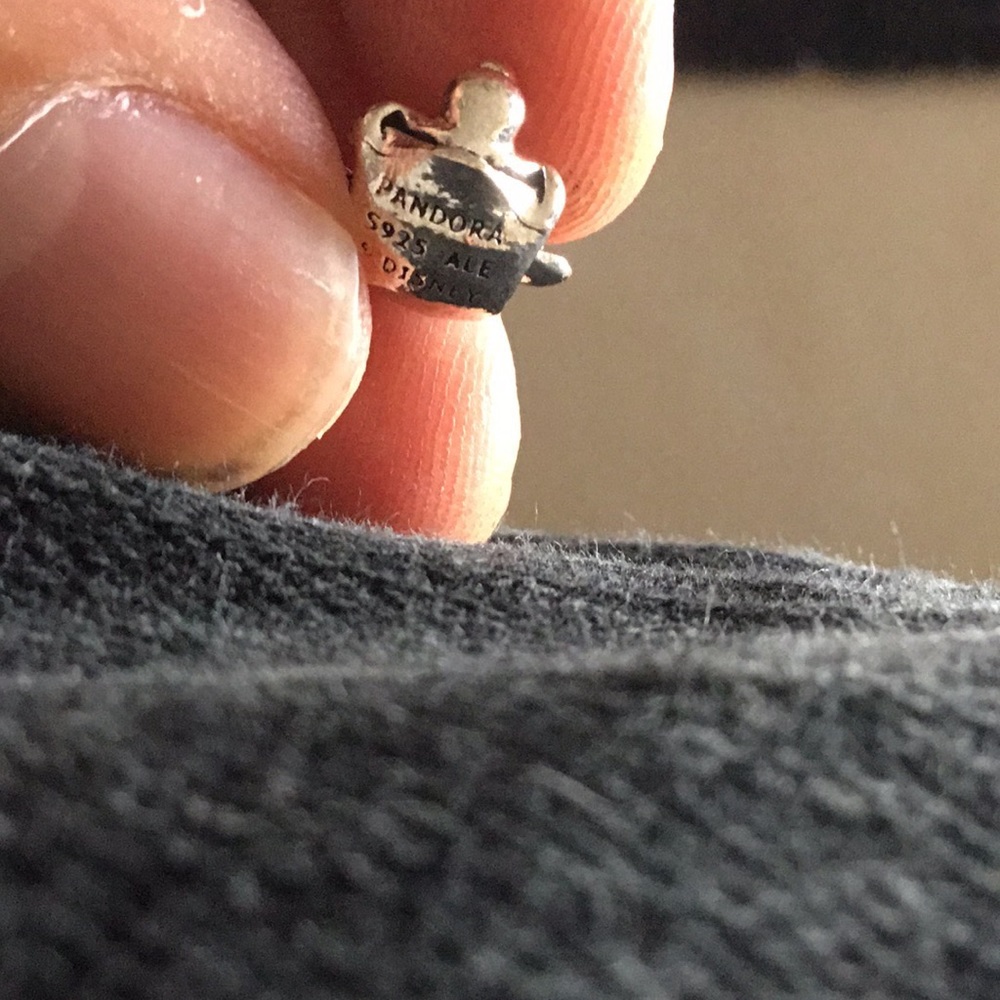 Minnie Mouse Charm - Picture 3 of 3